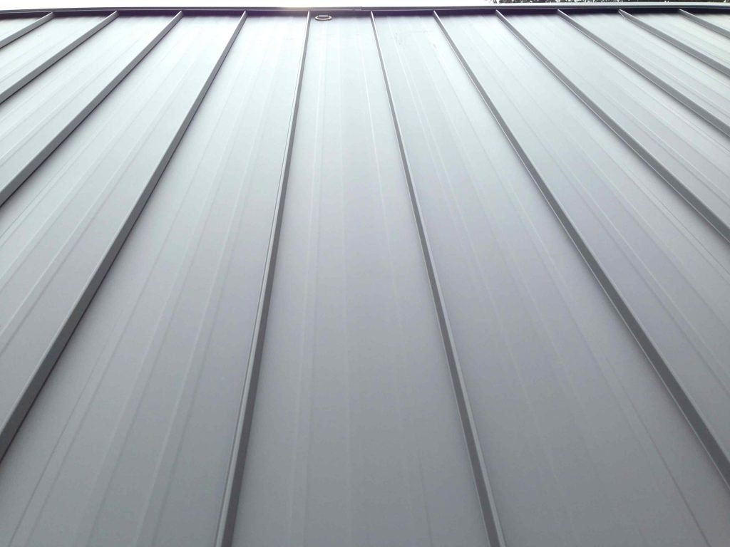 The Advantages of Choosing a Metal Roof for Your Commercial Building